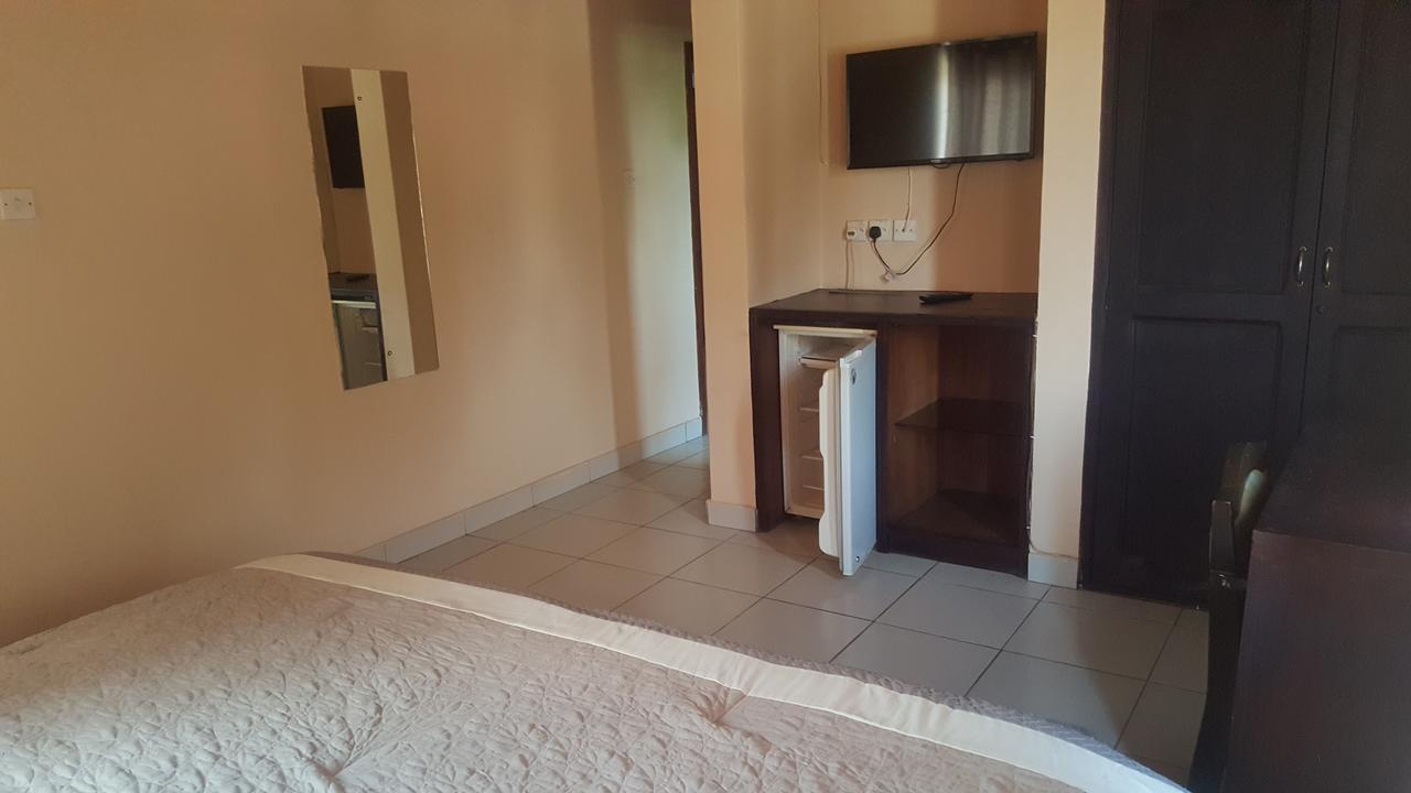 אקרה First Choice Hotel מראה חיצוני תמונה